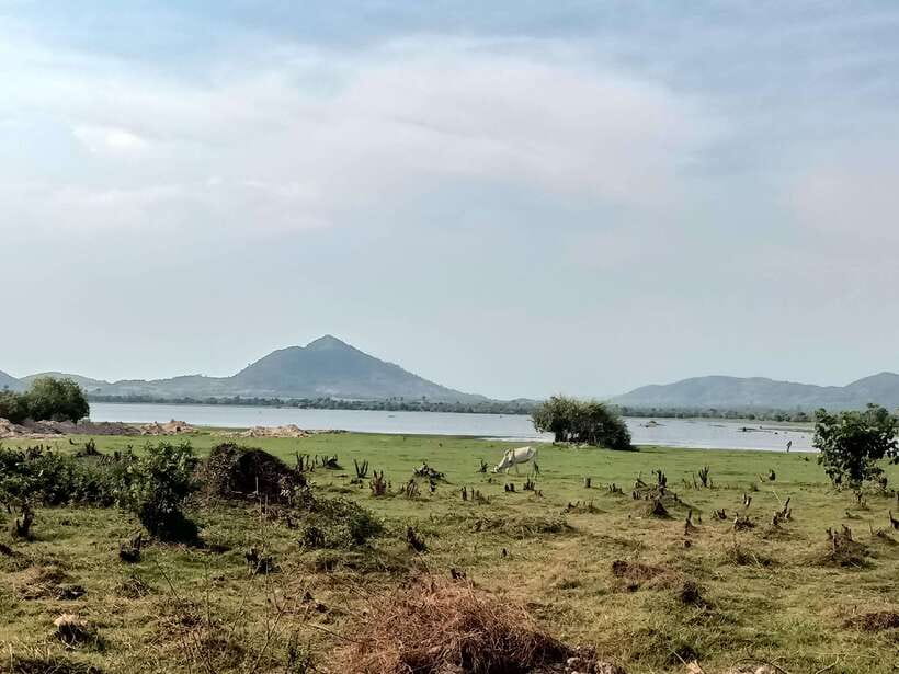 Kampot: Full-day Countryside Tour with Pepper Farm and Kep - Brateak Krola Lake and the difficult story behind it