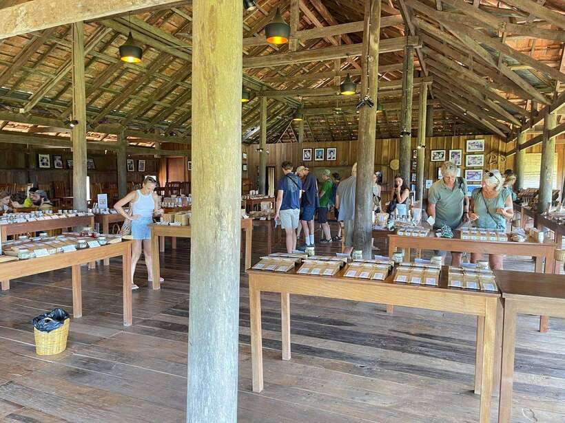 Kampot Pepper Farm, Salt Fields, Crab Market from Phnom Penh - Kep Beach Crab Market and lunch by the coast