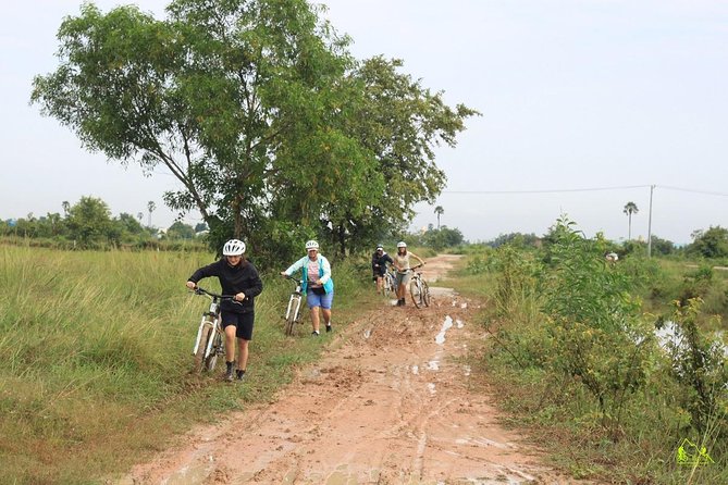 Killing Field & Paddy Rice Fields Tuk Tuk Adventure - The difficult visit to Choeung Ek