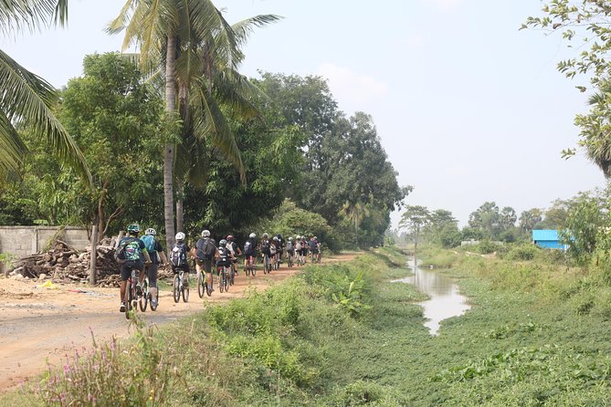Killing Field & Paddy Rice Fields Tuk Tuk Adventure - Who should choose this experience