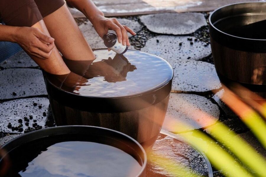 Kona Salt Farm: Deep Ocean Cold Water Mineral Foot Soak - Entering the oceanview cabana