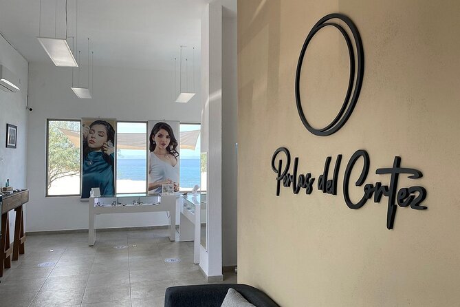 La Paz: Pearl Farm Experience and shop - Meeting the oysters and other marine life