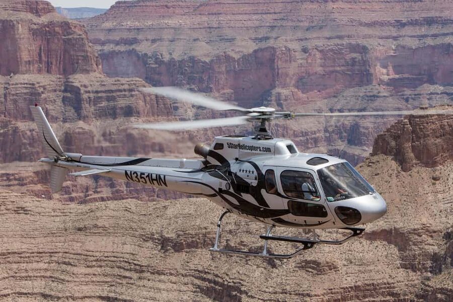 Las Vegas: Grand Canyon Helicopter & Ranch Adventure by Bus - Lunch and Old West atmosphere at the ranch