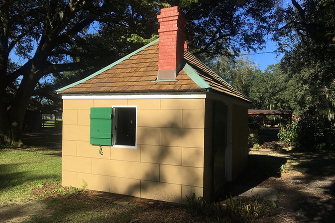 Laura Plantation Tour with Transportation - Grounds, slave cabins, and time to look around