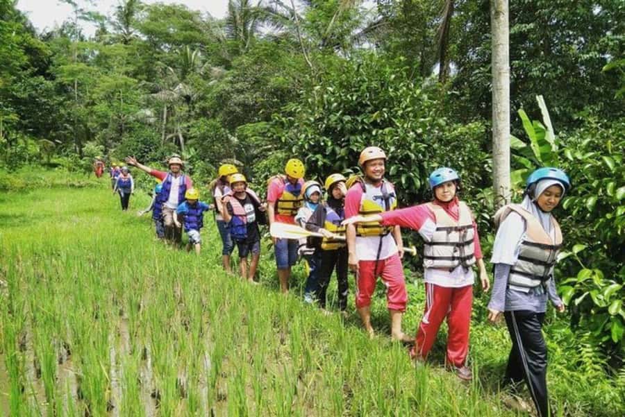 Lombok: White Water Rafting, Rice Terrace & Waterfall Tour - Benang Stokel Waterfall, the first cool-down
