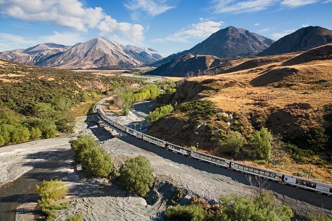 Lyttelton Cruise Excursions: Christchurch Sightseeing with Sheep Farm - The drive to Toby Hill Farm