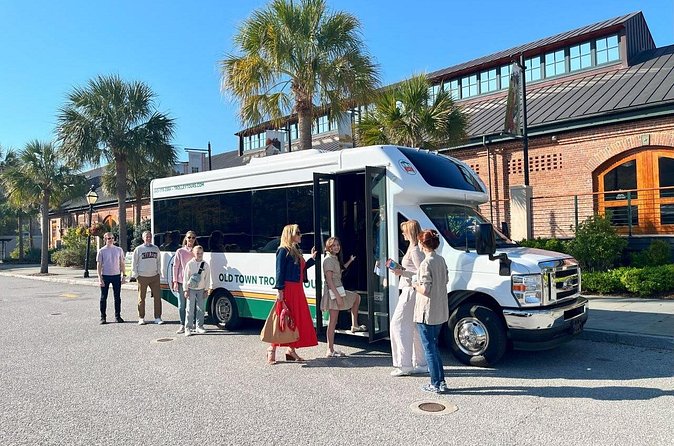 Magnolia Plantation Day Tour with Transportation - Walking the Audubon Swamp Garden