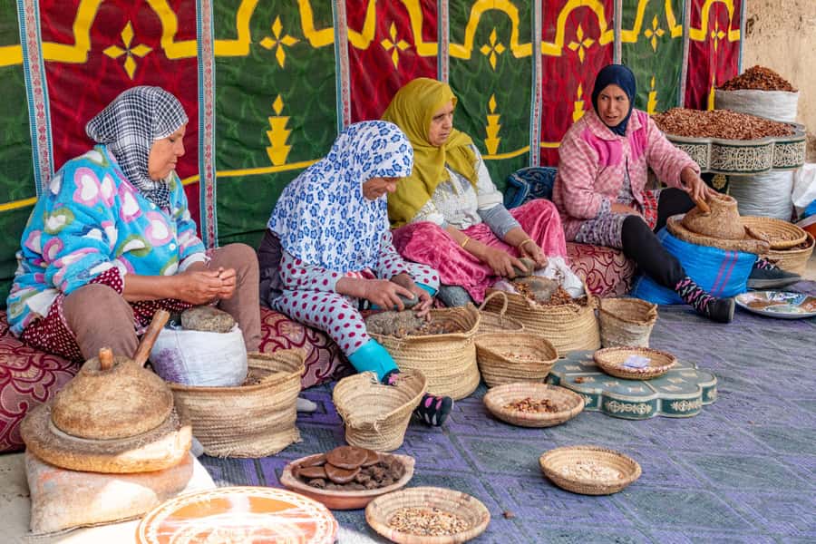Marrakech: Anima Garden, Saffron Farm and Ourika Valley Trip - Learning how saffron is grown and used