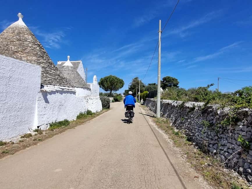 Martina Franca: E-bike farm tour & cheese tasting - What the $55 price really covers