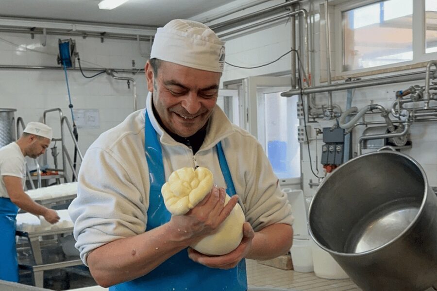 Martina Franca: Mozzarella and Pasta Workshop with Farm Tour - The ancient church and the farmstead’s past