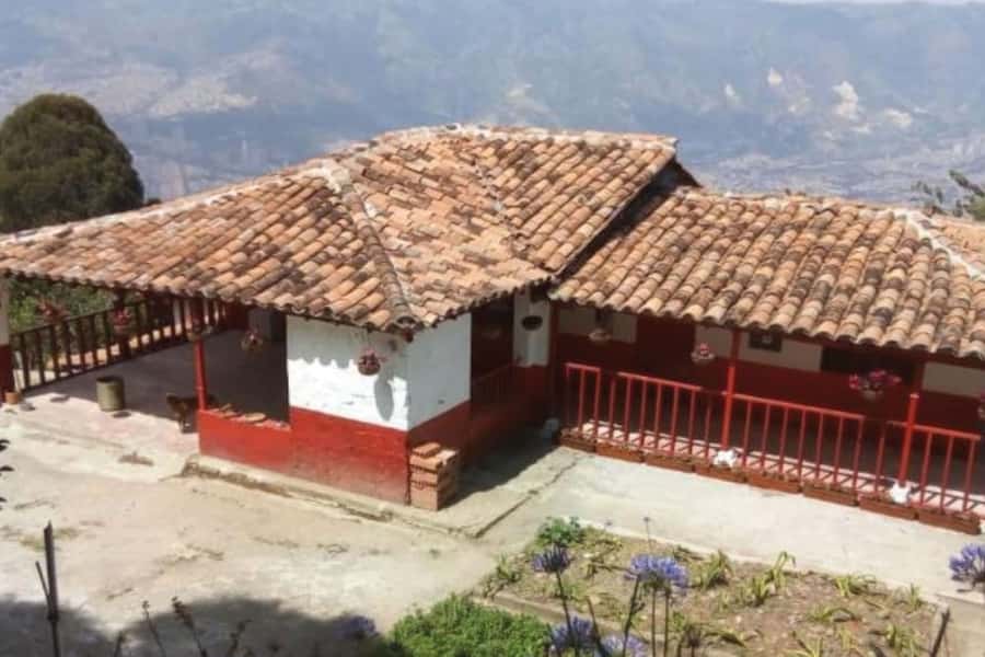 Medellin: Coffee Farm Tour & Spa with Overnight Glamping - Temazcal steam bath and Naox spring water
