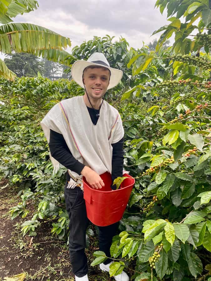 Medellín Coffee Farm Tour with Trolley and Cable Car Ride - Casa Finca de La Sierra and the family behind the coffee