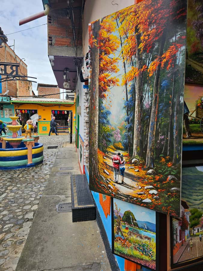 Medellin: Guatape, El Peñol Coffee Farm Private Tour & Fruit - Lunch in Guatapé, with the bill separate