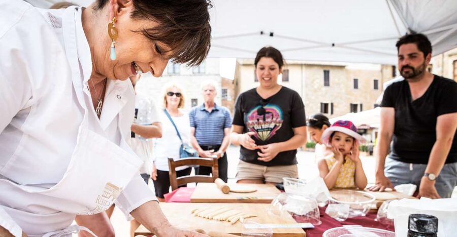 Montepulciano: Italian Cooking Class at a Tuscan Farm - Cooking the Tuscan way at a farmhouse