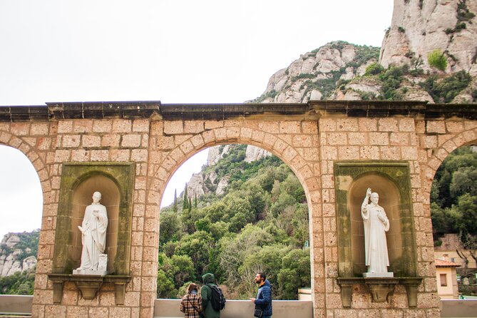 Montserrat Full Day Tour with Farmhouse Lunch and Winery Visit - Why this makes a strong Barcelona day trip