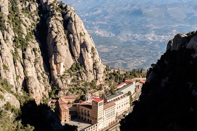 Montserrat Lunch & Wine at Farmhouse Small Group from Barcelona - Exploring the monastery and Basilica of Santa Maria