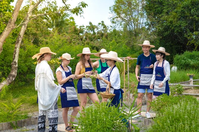 Morning Thai Cooking with Grandma - Market Visit & Farm Tour - Timing, Group Size, and the Pickup Details That Matter