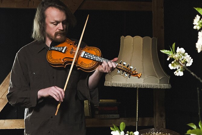 Music of the Fjord: Norwegian Folk at The Fjord Farm in Flåm - A Farm Evening Just Outside Flåm