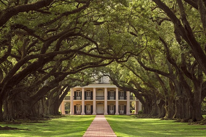 N’awlins Luxury: Laura, Oak Alley or Whitney Plantation Tour w/Transportation - Whitney Plantation and the voices of enslaved people