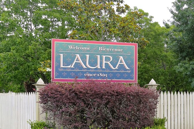 N’awlins Luxury: Laura Plantation Tour w/Transportation - The 1805 Maison Principale and the plantation office