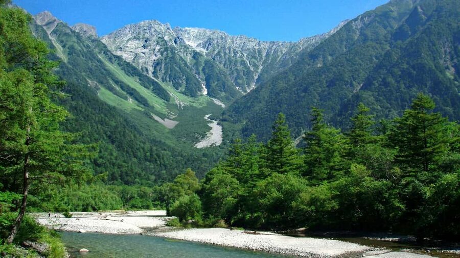 Nagano Autumn special: Kamikochi & Wasabi Farm & Winery - The road into Kamikochi