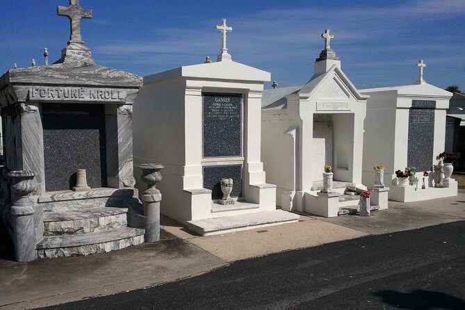 New Orleans City Wide and Plantation Driving Tour - Lake Pontchartrain and the city’s fragile position