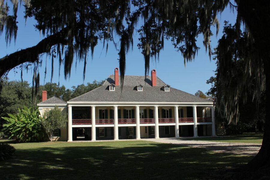 New Orleans: Destrehan Plantation, Houmas House & Lunch - Inside the Greek Revival mansion