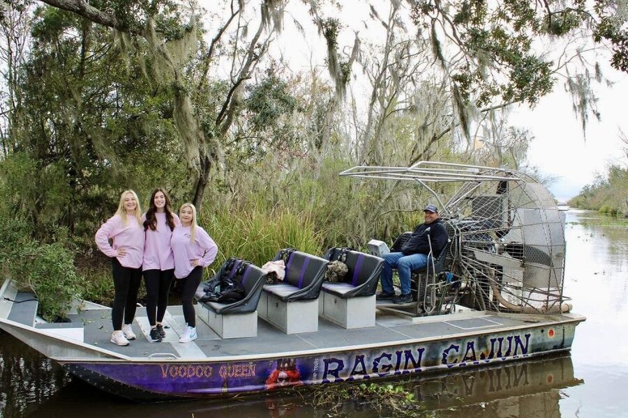 New Orleans: Oak Alley or Laura Plantation & Airboat Tour - Why the plantation choice needs attention
