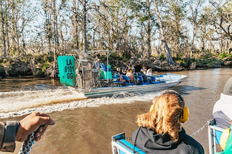 New Orleans: Oak Alley Plantation & Airboat Swamp Combo Tour - Why this combination works so well