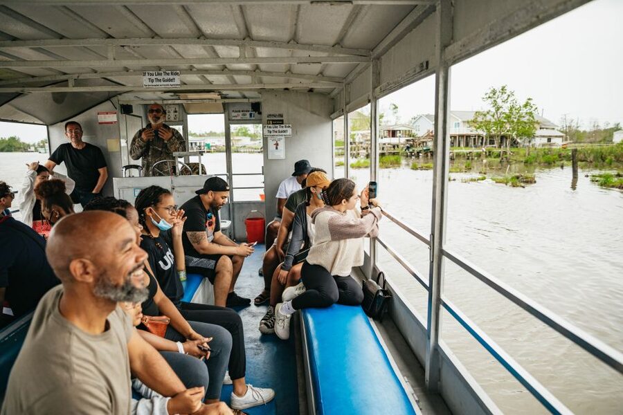 New Orleans: Oak Alley Plantation and Swamp Cruise Day Trip - Practical advice for getting the most from the day