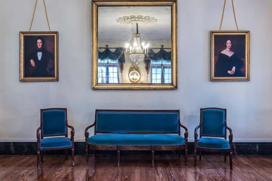 New Orleans: Oak Alley Plantation Tour with Hotel Transfers - The 28 oaks make the first impression