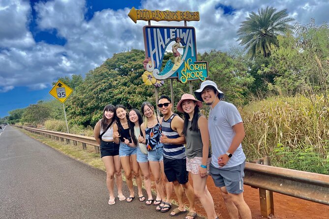 Oahu: Roundtrip Shuttle From Waikiki to Dole Plantation & Haleiwa - The 15-minute macadamia stop