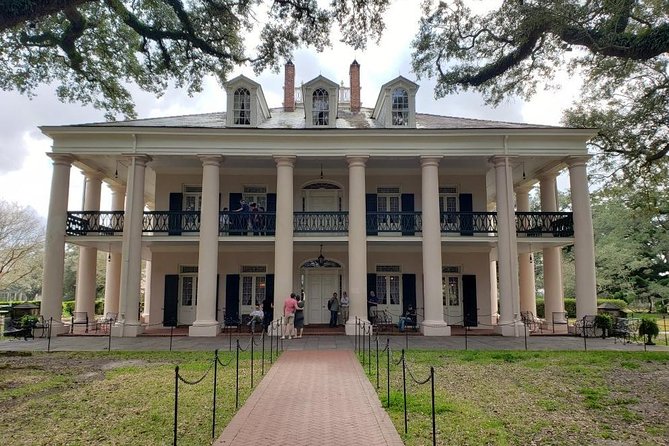 Oak Alley and Laura Plantation Tour with Transportation from New Orleans - The ride along the Great River Road