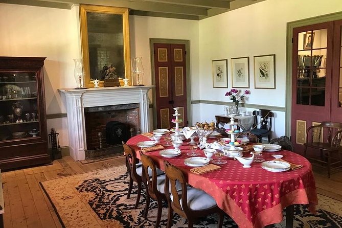 Oak Alley or Laura Plantation Tour from New Orleans - Oak Alley and its famous avenue of oaks