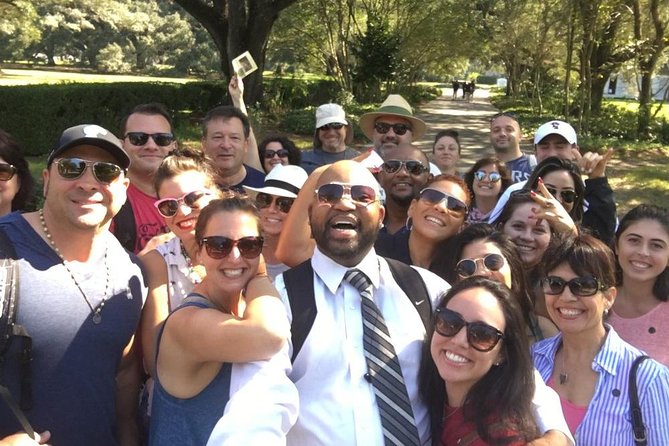 Oak Alley Plantation and Airboat Combo Tour by Bus - Oak Alley’s grand approach and plantation house