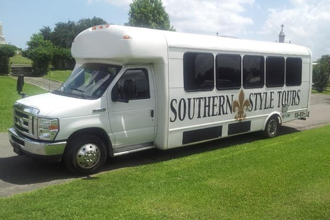 Oak Alley Plantation and New Orleans City Tour - Starting the Morning in New Orleans