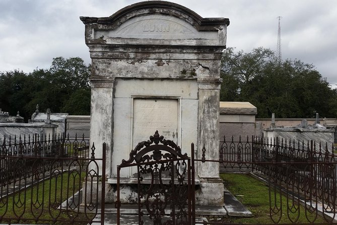 Oak Alley Plantation and New Orleans City Tour - The Ninth Ward and Katrina’s Continuing Story