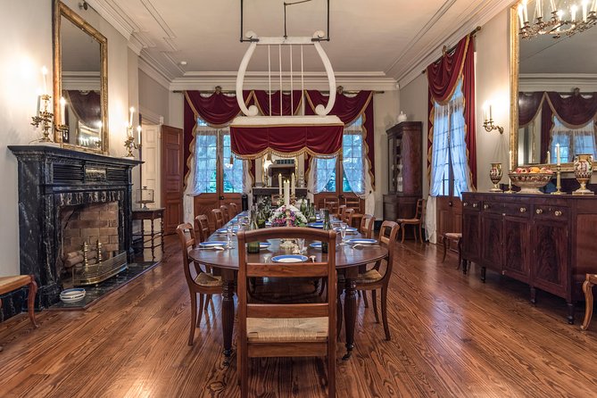 Oak Alley Plantation Tour with Hotel Pickup - The oak avenue that defines Oak Alley