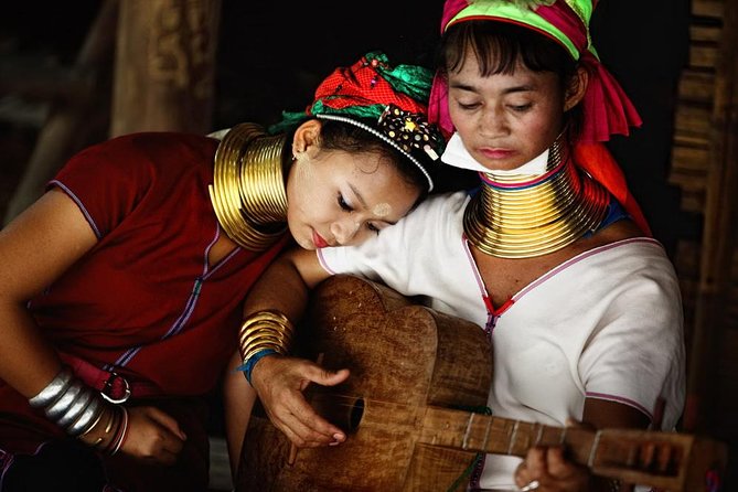 One Day Tour Doi Suthep Temple, Palad Temple, Orchid Farm, Longneck hill tribe village (Private tour) - Starting From Chiang Mai in a Private Car