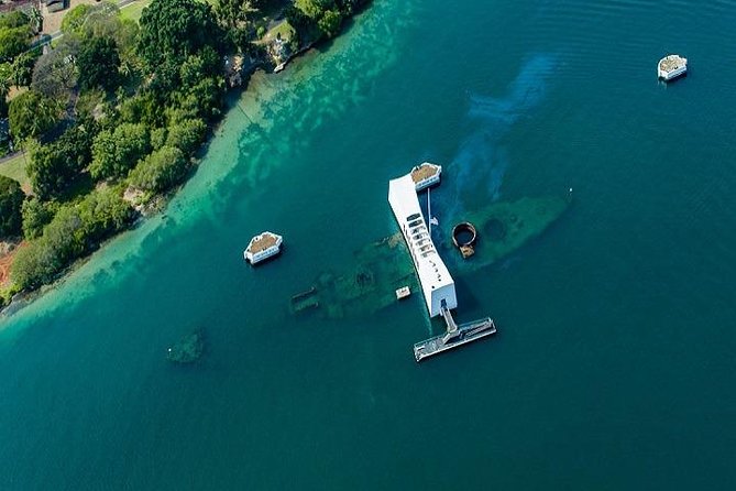 Pearl Harbor, Dole Plantation, Polynesian Center from Waikiki - One long Oahu day, from war history to island culture