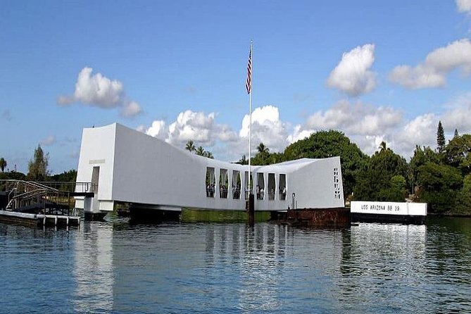 Pearl Harbor, Dole Plantation, Polynesian Center from Waikiki - Pickup and vehicle comfort can shape the day