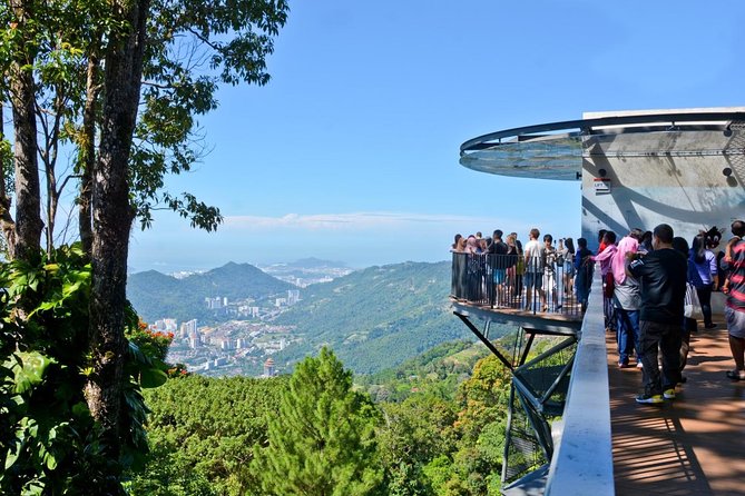 Penang Full Day Tour with Penang Hill, Kek Lok Si & Fruit Farm - Kek Lok Si Temple and three Southeast Asian styles