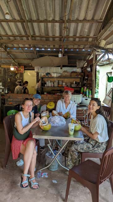 Pepper farm guided tour, Kep/Crab Market, salt & secret lake - The long ride toward Benicàssim