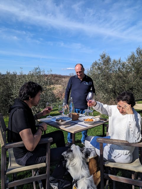 Pienza: Typical Gourmet Lunch at Ancient Tuscan Farmhouse - Choosing the three-wine tasting
