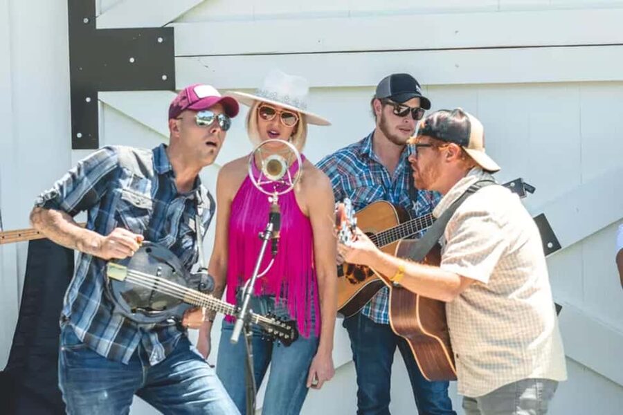 Pigeon Forge: SkyLand Ranch Admission with Chairlift - Watching live entertainment and animal presentations