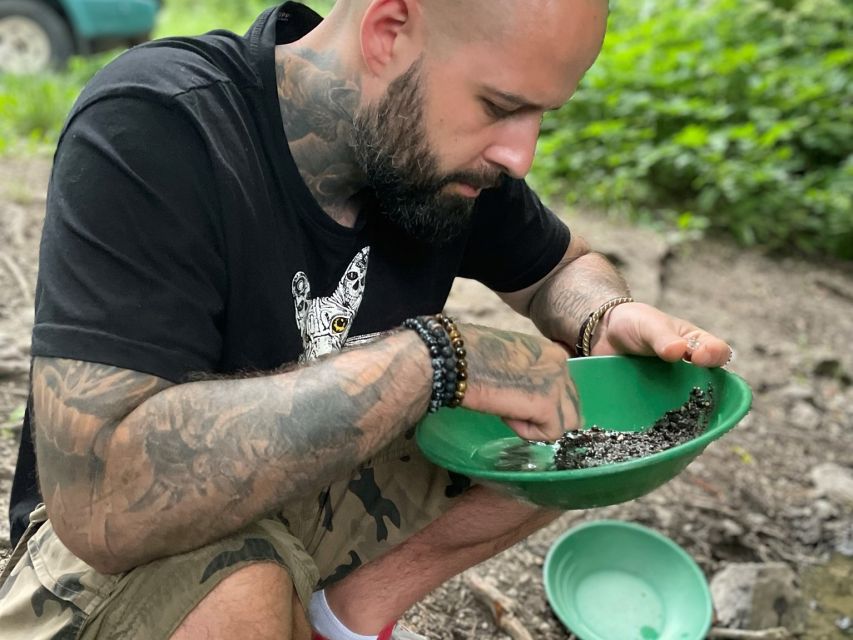 Prague: Bohemian Uplands Garnet Panning&Animal Farm 4WD Tour - Practical details before you book