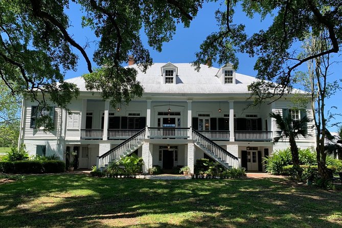 Private Airboat Ride and Plantations Tour with Gourmet Lunch from New Orleans - The private airboat ride through cypress swamps