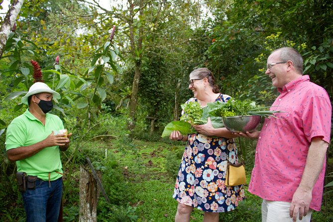Private cooking class in organic farm at La Fortuna - Eating with the family, not just taking a class