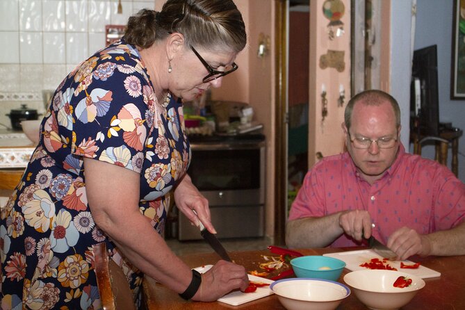 Private cooking class in organic farm at La Fortuna - Cooking dinner in the family kitchen