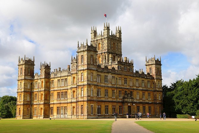 Private Downton Abbey Tour, including Bampton, Cogges Farm, and Highclere - Why this Downton Abbey day works